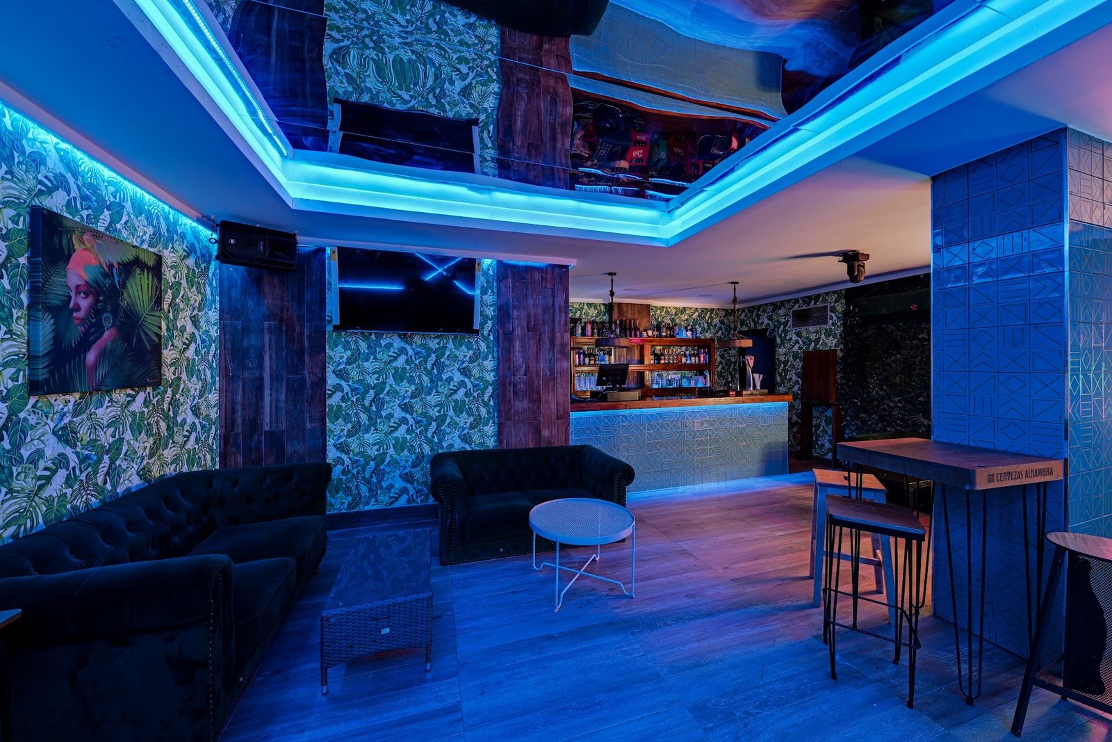 Island Club Lounge